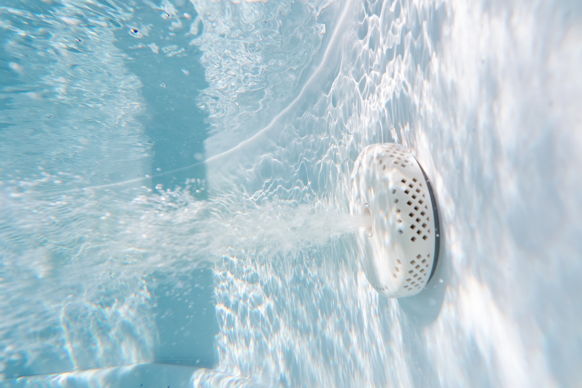 MSpa Cocoon Verto 6-Person Rigid Hot Tub with 138 Air Jets