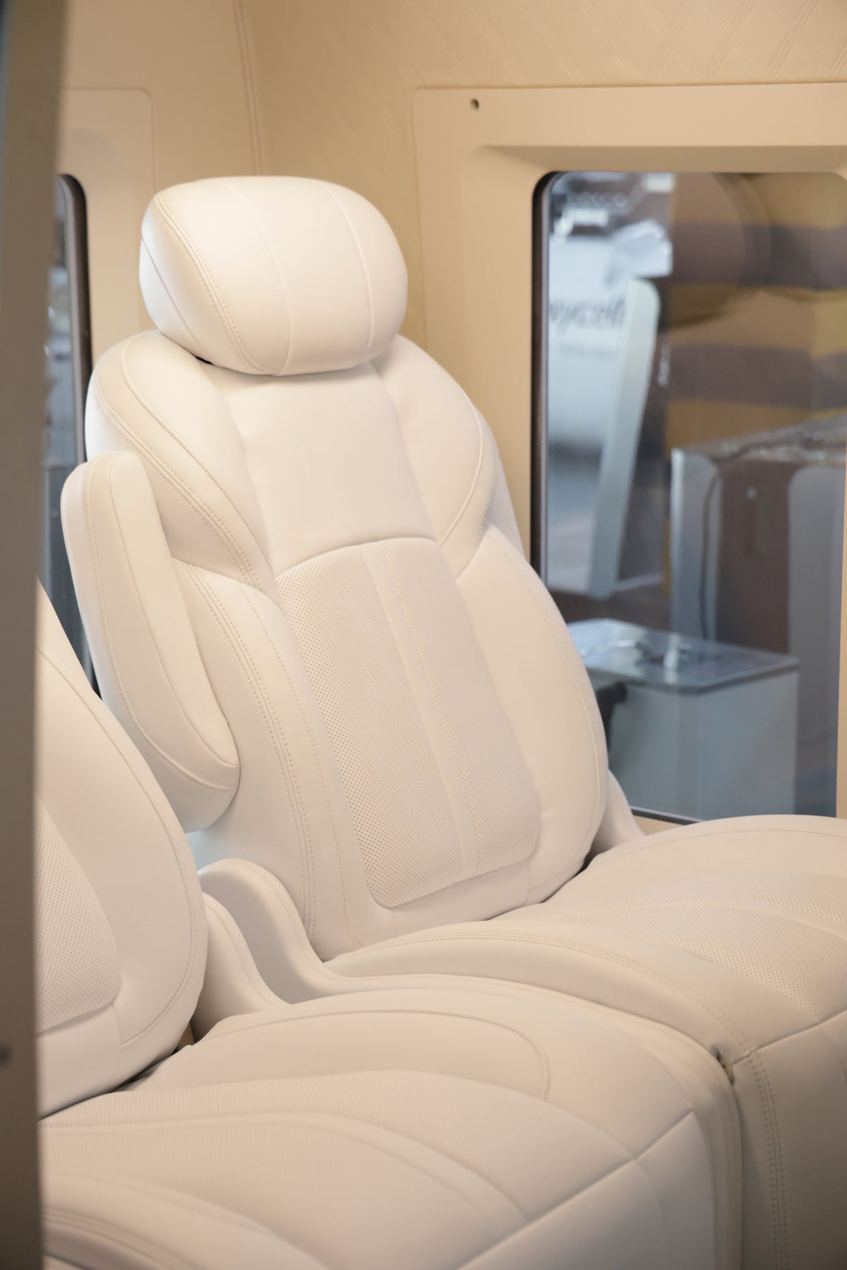 TimePod Ultra 2™ 2-Person Hyperbaric Chamber | PrimeVivre