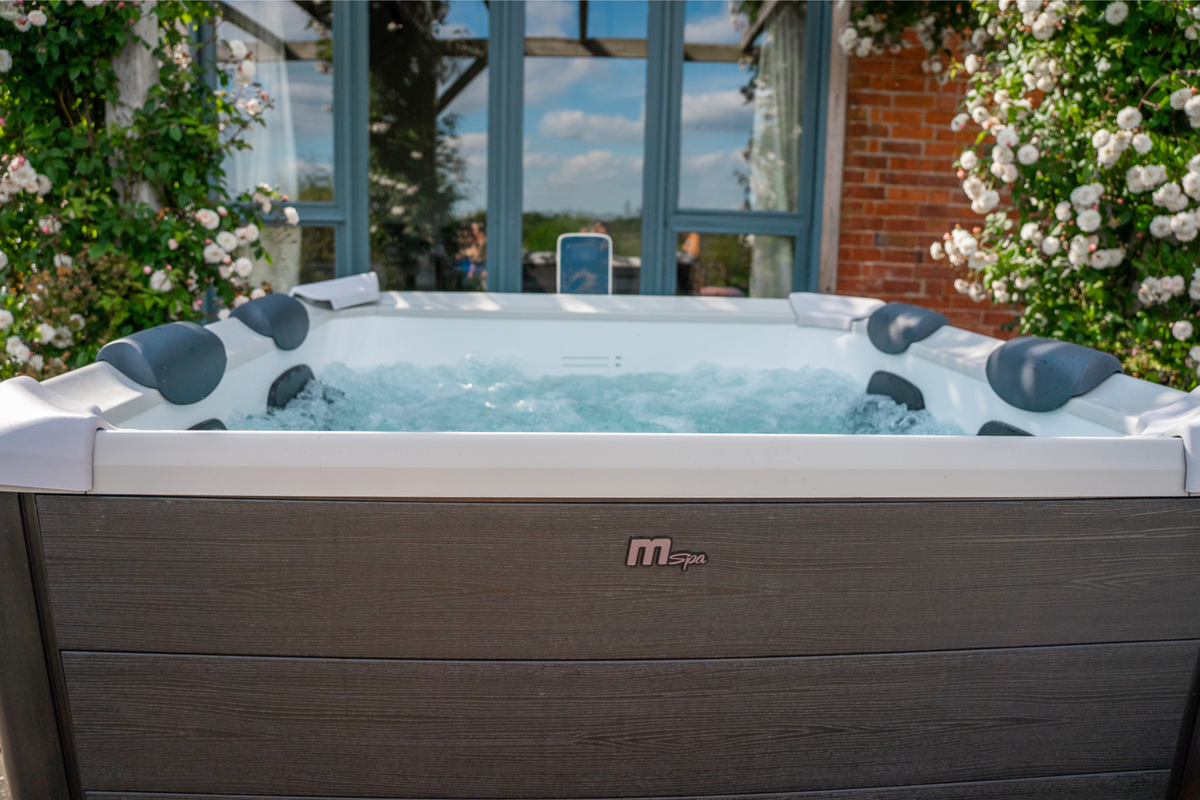 MSpa Oslo Frame Series 6-Person Rigid Hot Tub with Hydro Jets and LED Lighting