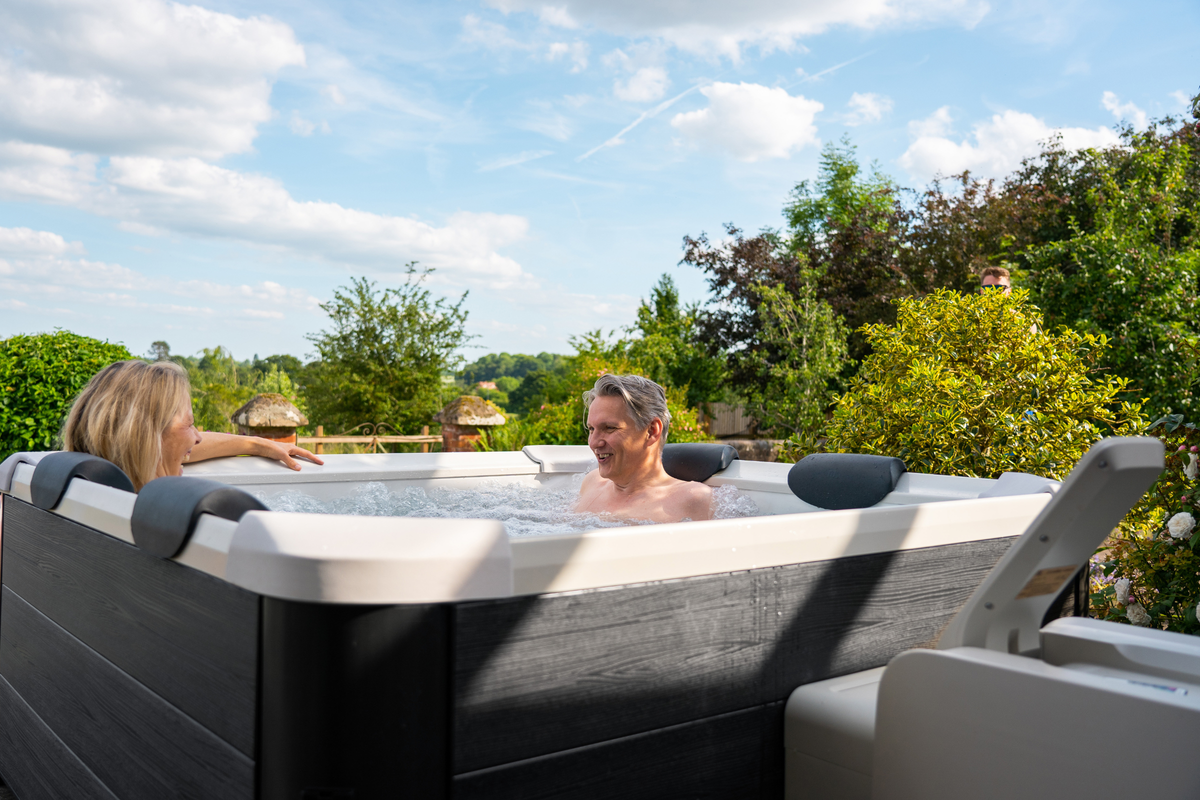 MSpa Oslo Frame Series 6-Person Rigid Hot Tub with Hydro Jets and LED Lighting